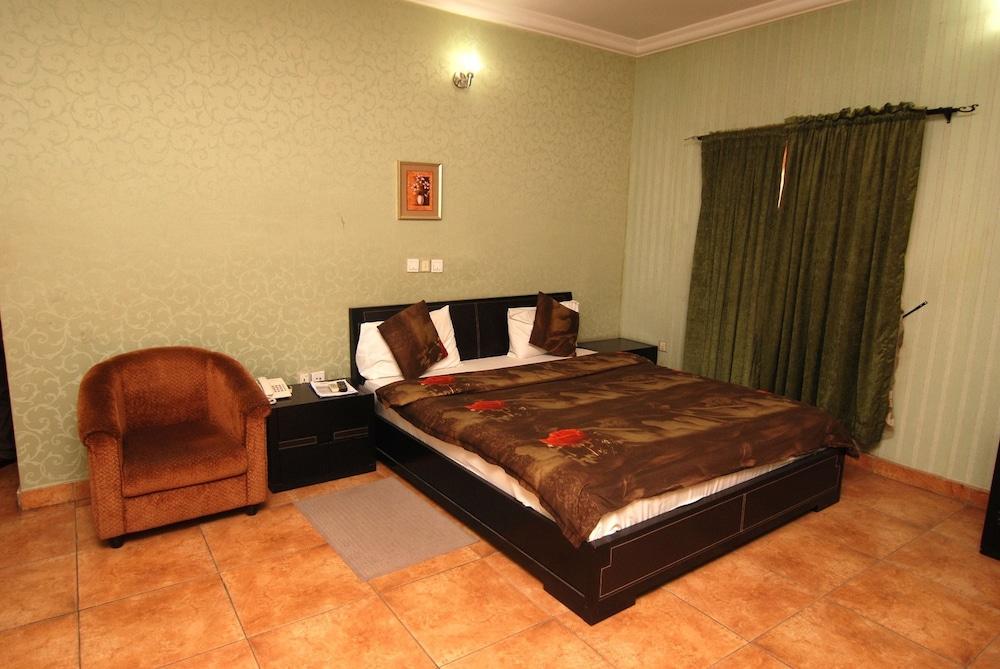 Grandville Hotel & Resort