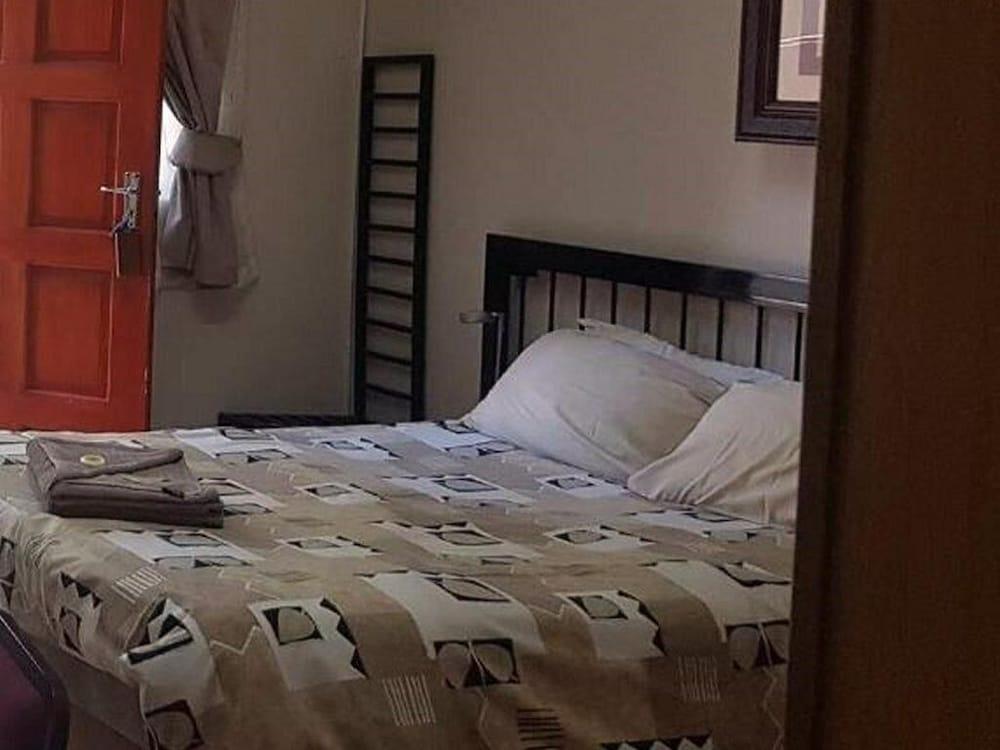 Country Blue Guest House