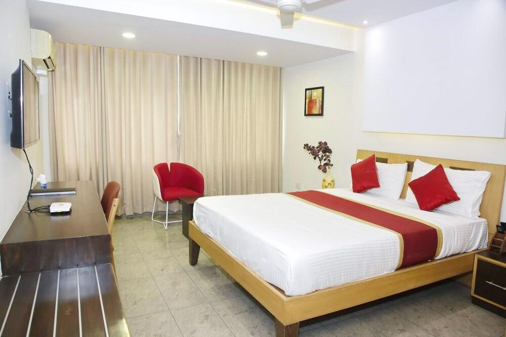 SmartStay Service Apartment