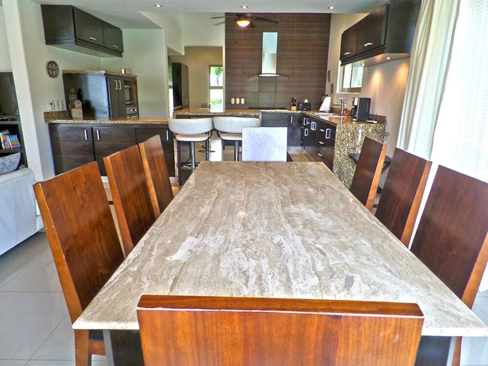 Villa Iich Naj by PRP