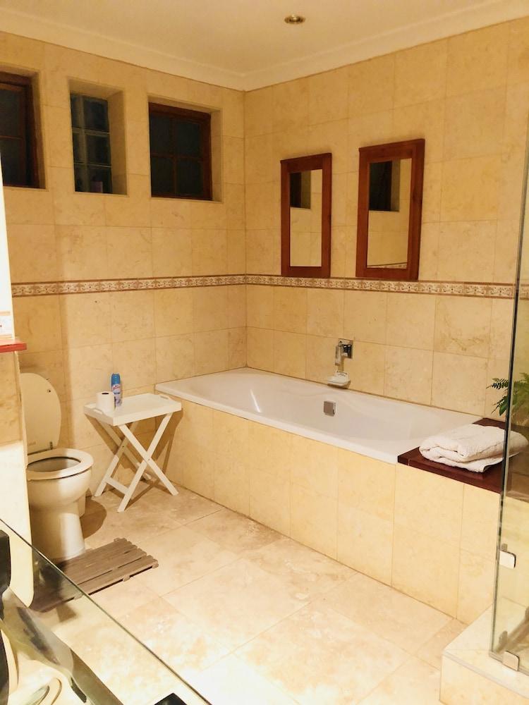 Houghton Hill Cottage