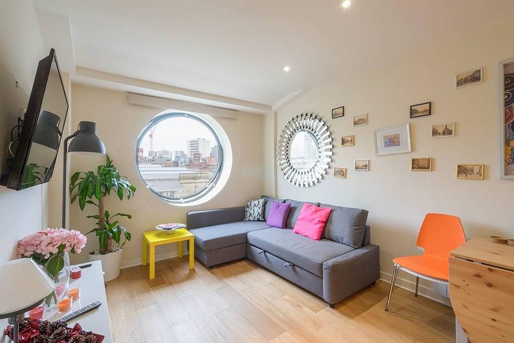 City Center Apartment - Superb Location