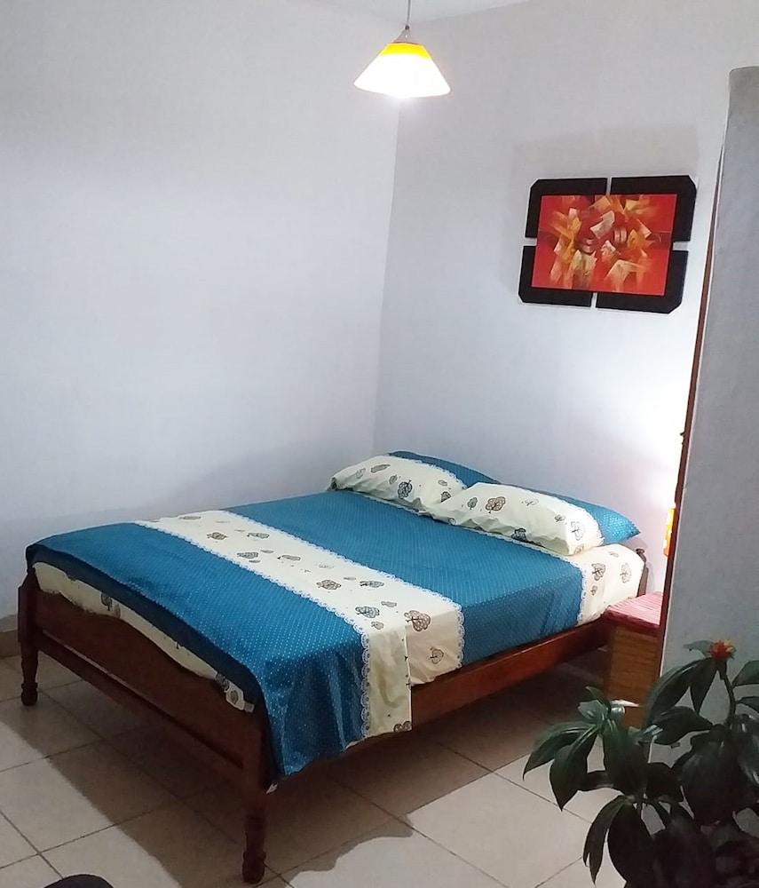 Kitara House Backpackers Hostel