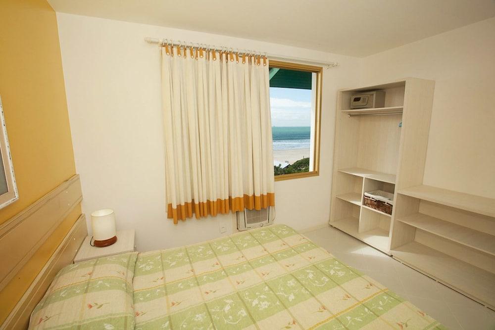 Entremares Residence