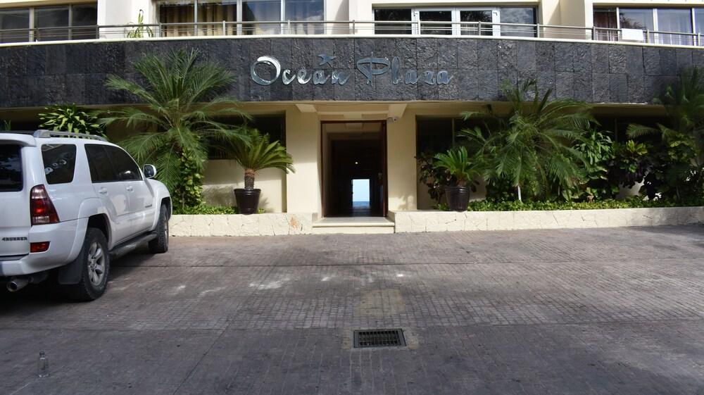 Ocean Plaza 18 by Praia