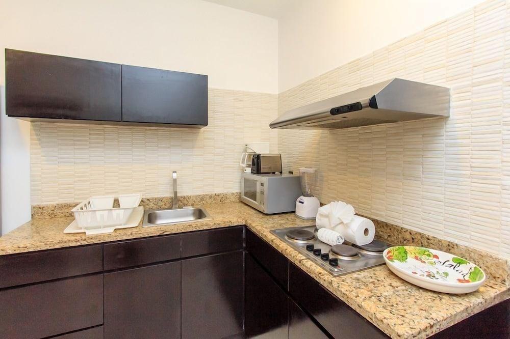 Da Vinci  102 by Praia