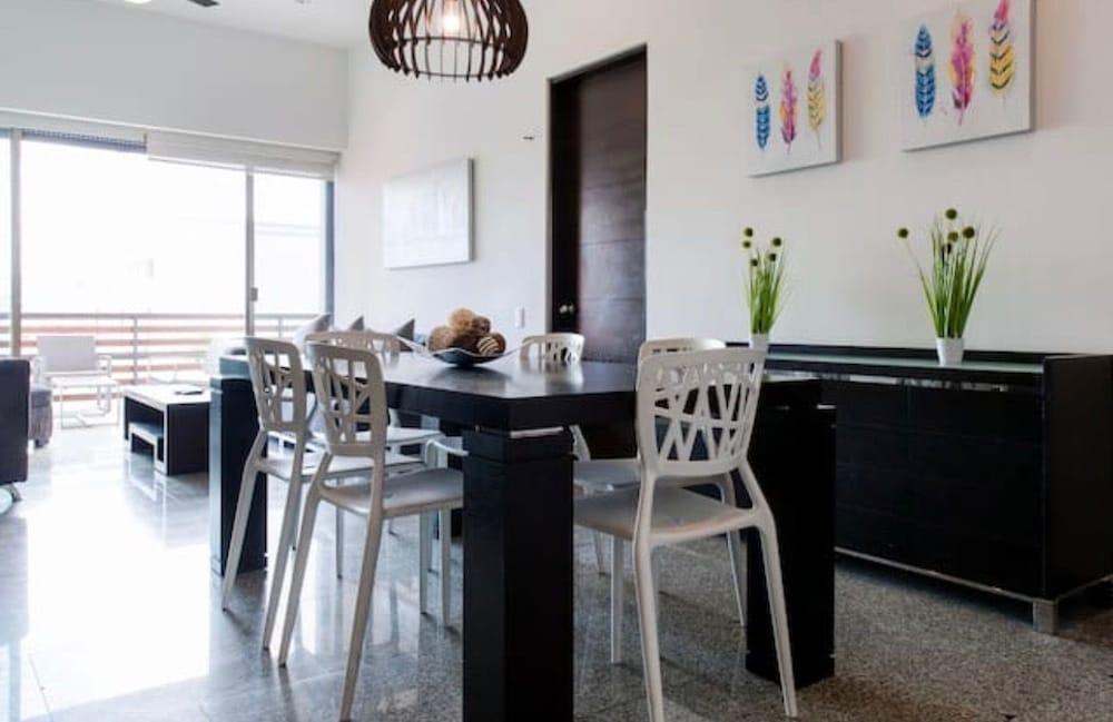 Infinito 203 by Praia