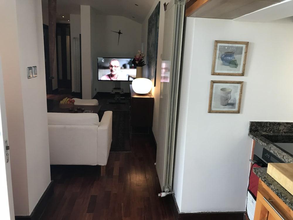 Luxury Kensington Apartment W8