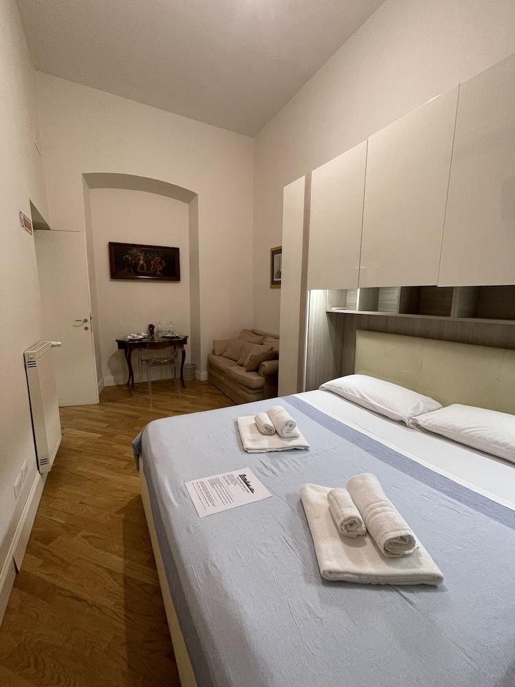 Casa Claudia Giulio Cesare