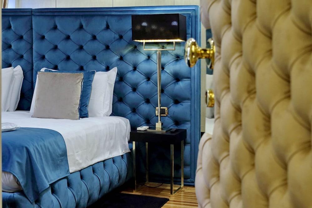 Trevi Diamond Luxury Suite & Jacuzzi