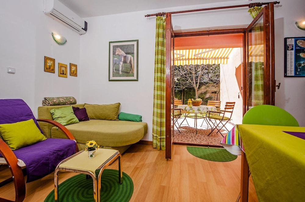 Apartments Aja and Stefy