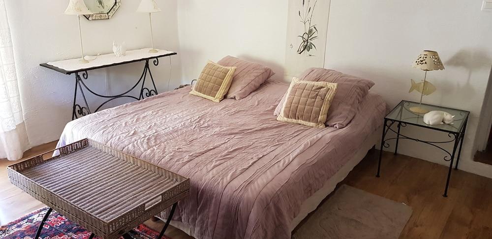 Mas Les Micocouliers