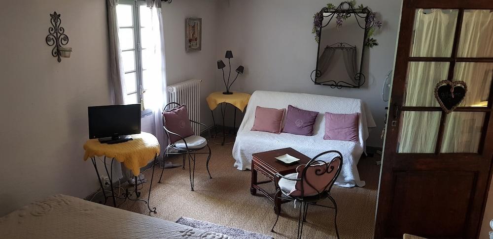 Mas Les Micocouliers