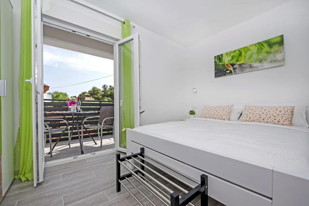 Apartment and Studio Tereza