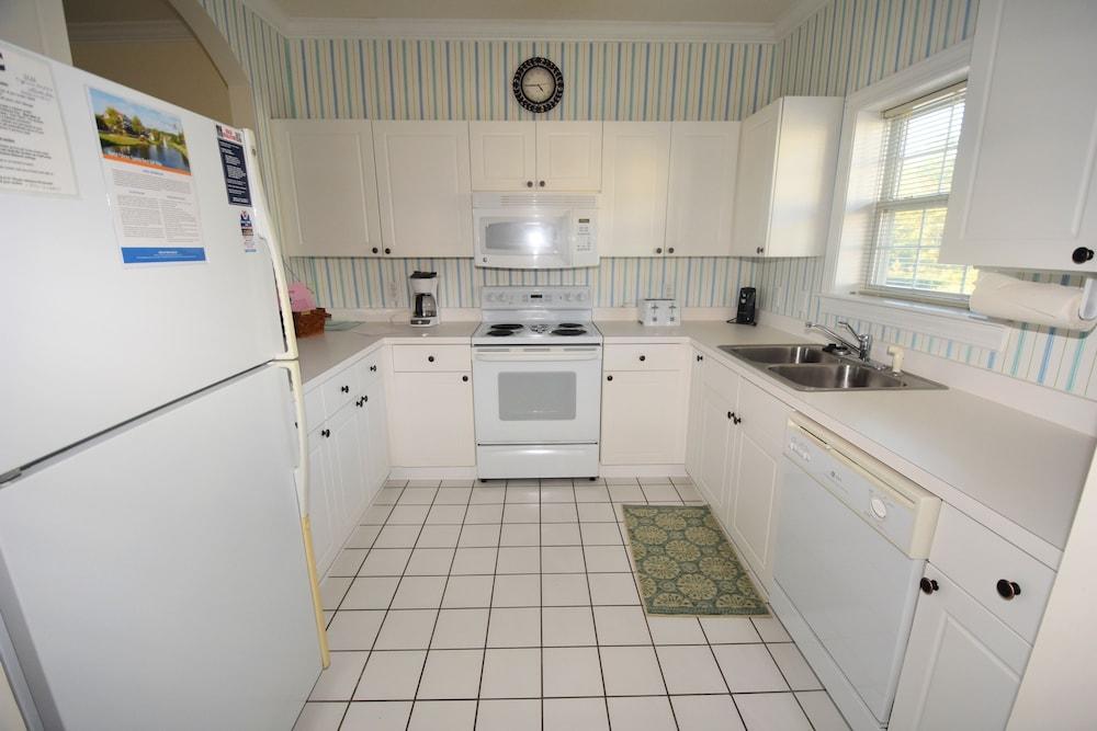 Cypress Bend Apartment 822