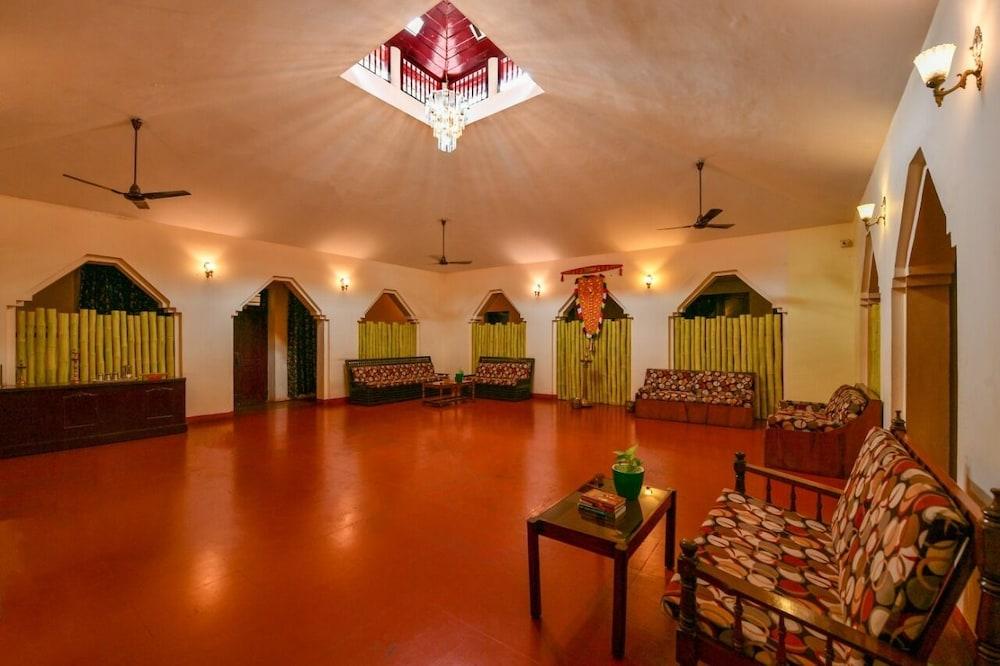 Royal Heritage Hotel & Ayurvedic Centre