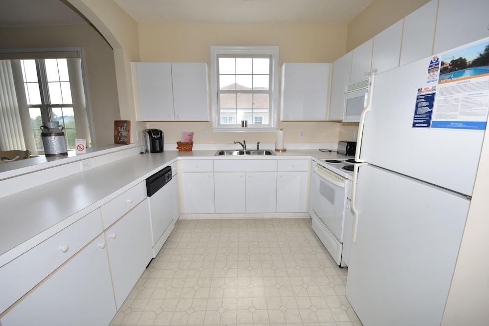 Wedgewood Apartment 834