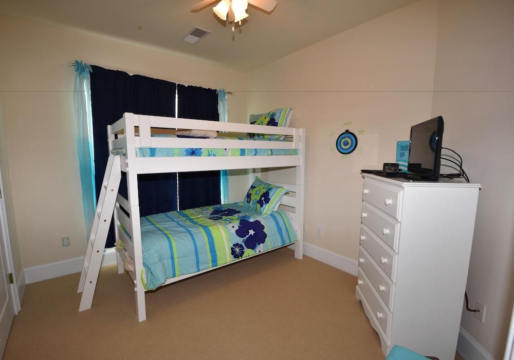 Edgewater Apartment 437