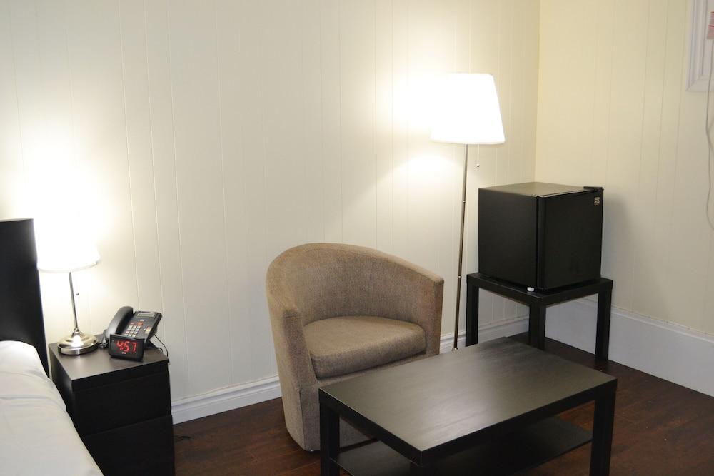 VOW MOTEL LISTOWEL ON