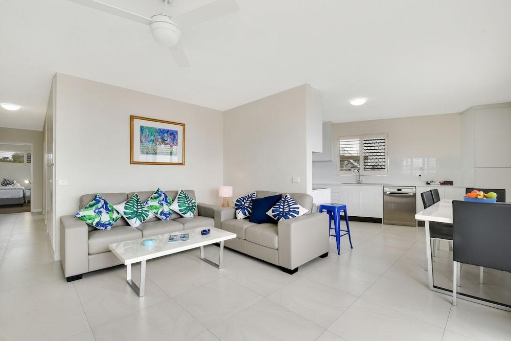 2 BDRM Beach Apartment BILGOLA4