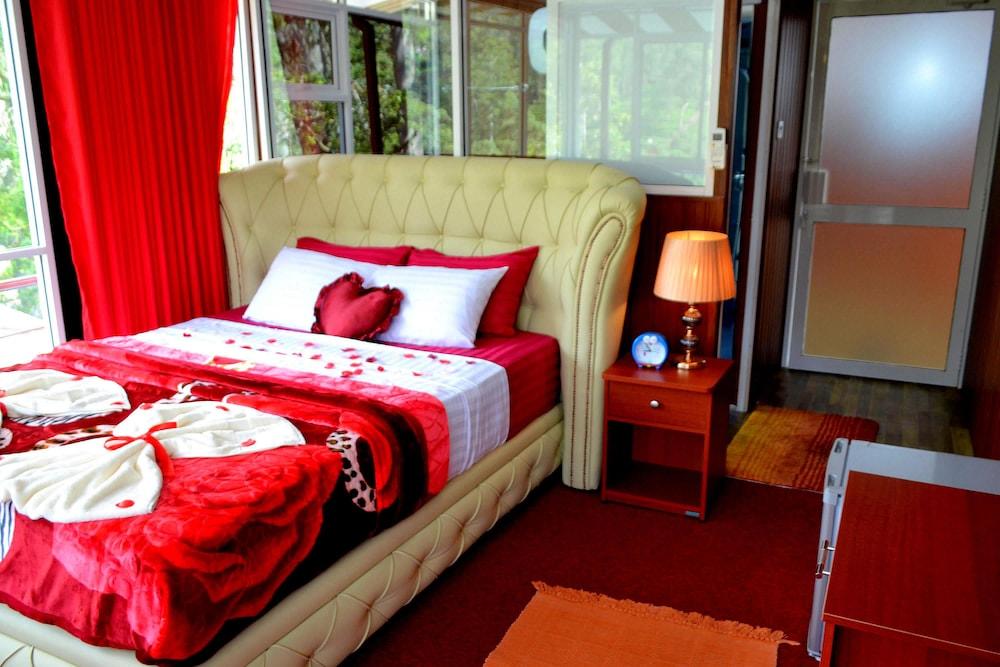 Grand Adam's Peak Cabana Suite