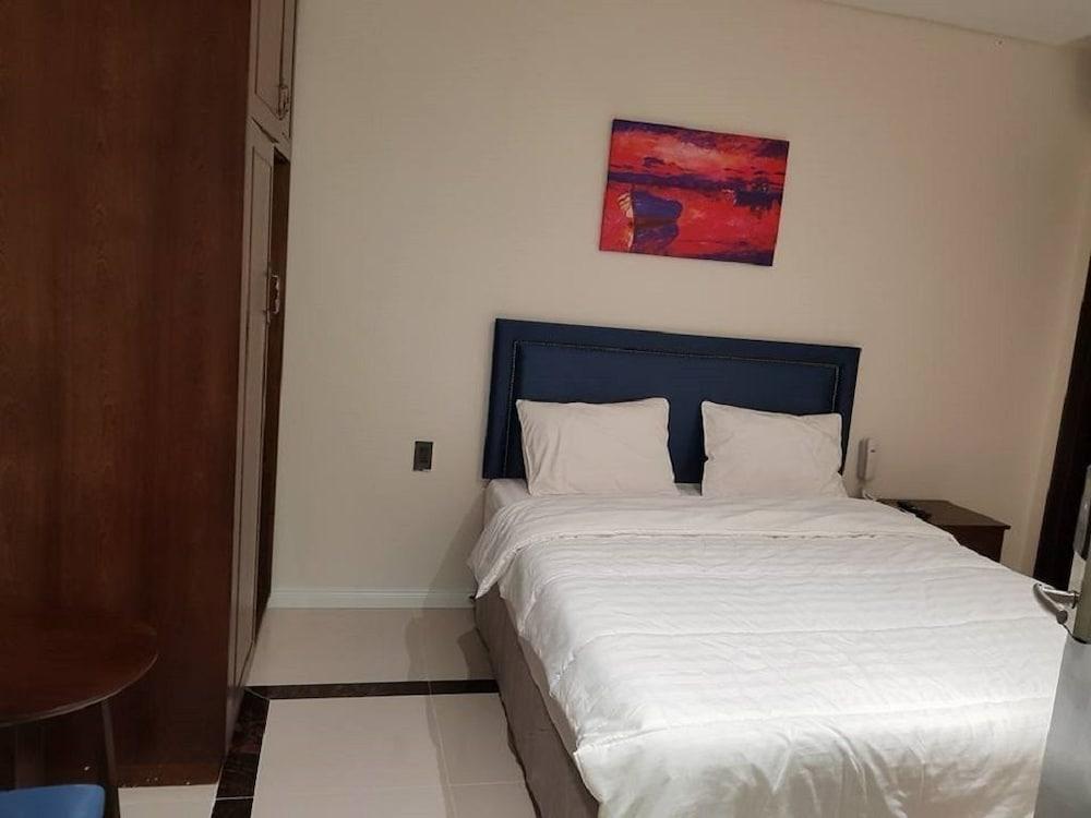 Thu Trang Beachfront Hotel