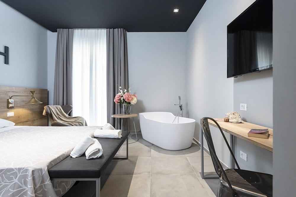 Marconi 1935 B&B and Holiday Home