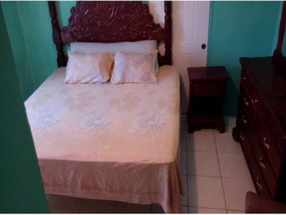 Reggae Moon Guest House