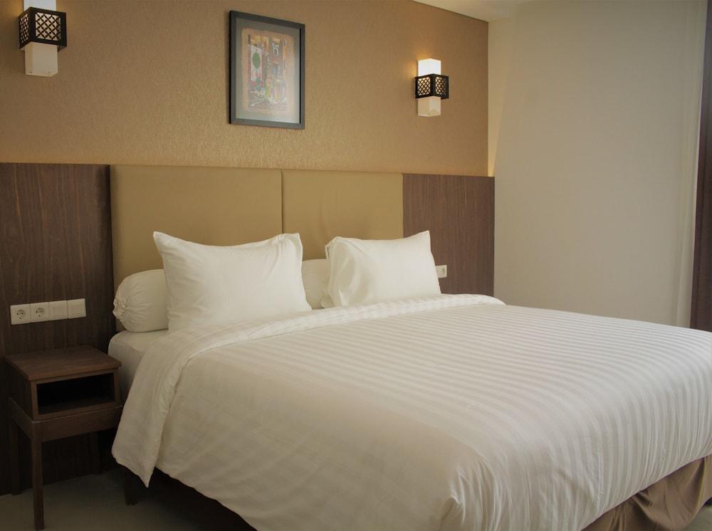 The Azana Hotel Airport Semarang