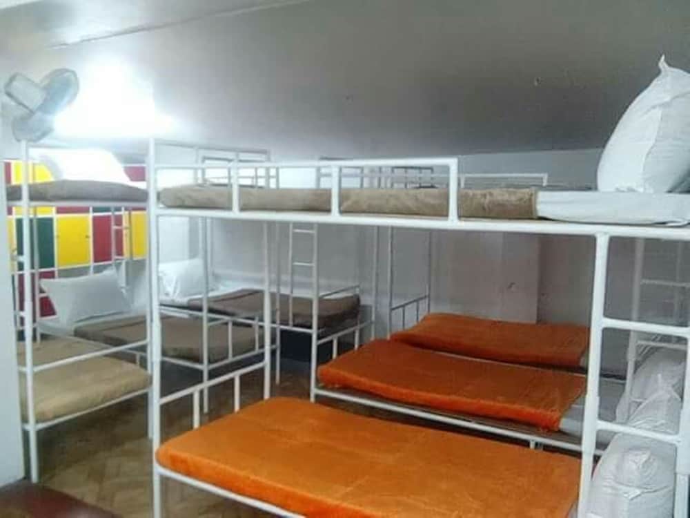 Dormitels.ph Makati - Hostel