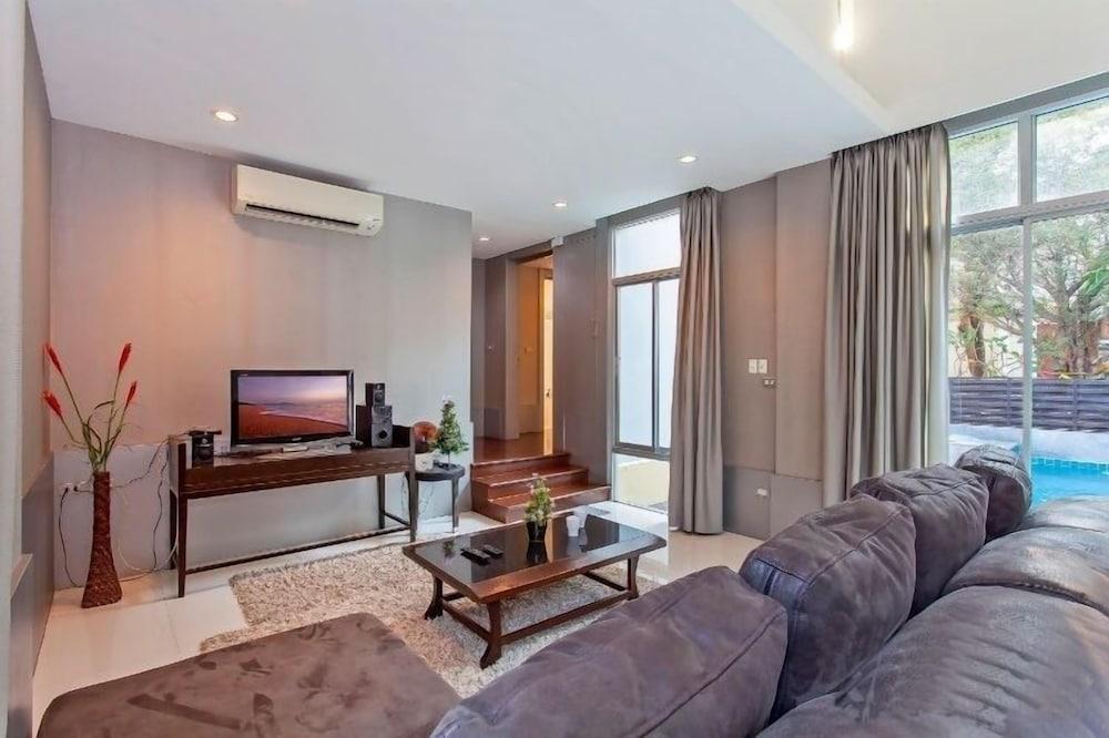 AnB Pool Villa 2BR Red in Pattaya