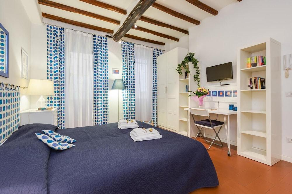 Rome as you feel - Piazza dei Satiri Studio