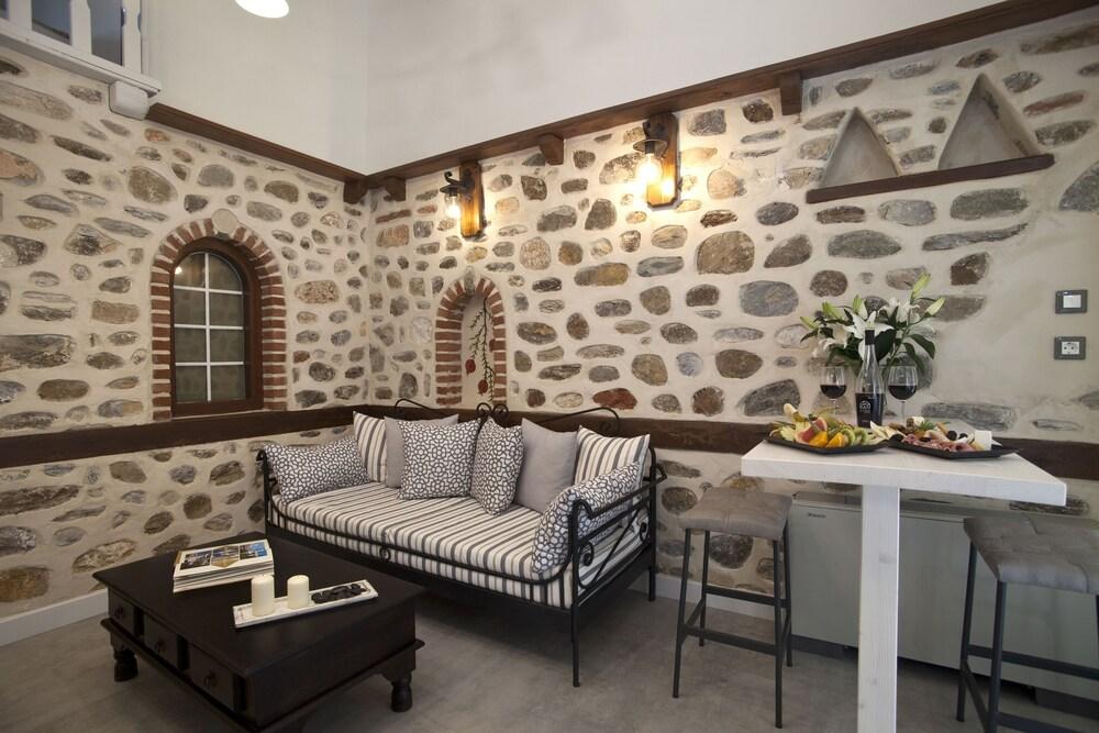 Acrotel Athena Residence