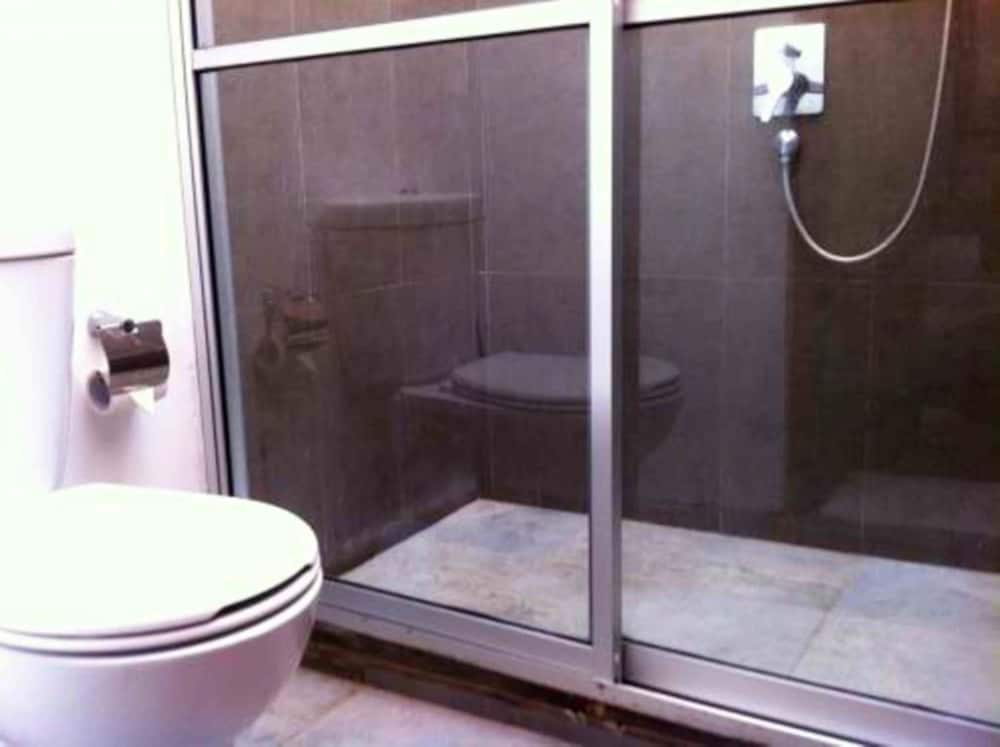 Yoho Lagoonside Holiday Bungalow