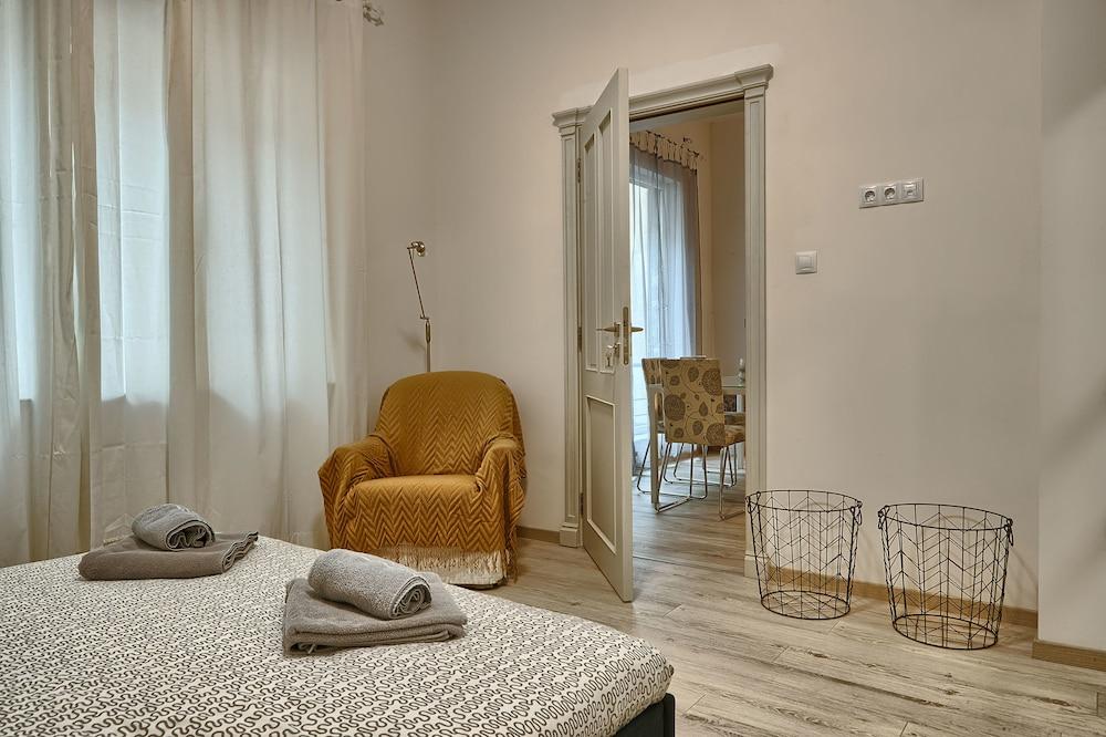 Baratero City II Apartment