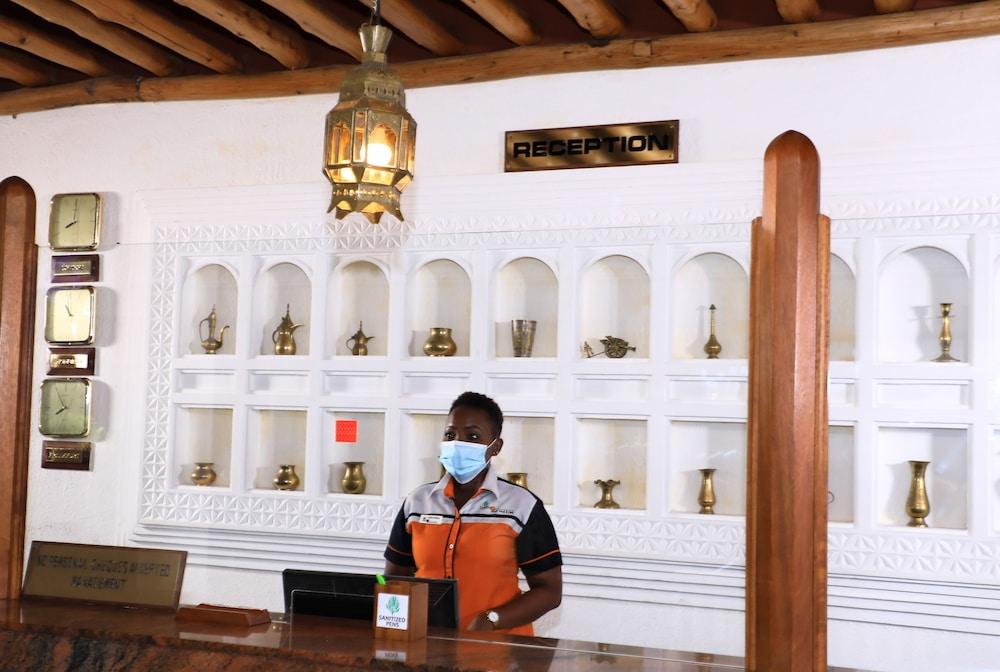 Travellers Beach Hotel & Club