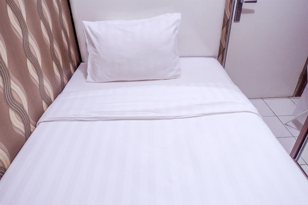 Warm Cozy Menteng Square Apartment