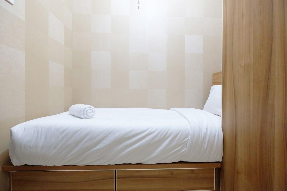 Minimalist Serpong Greenview Apartment