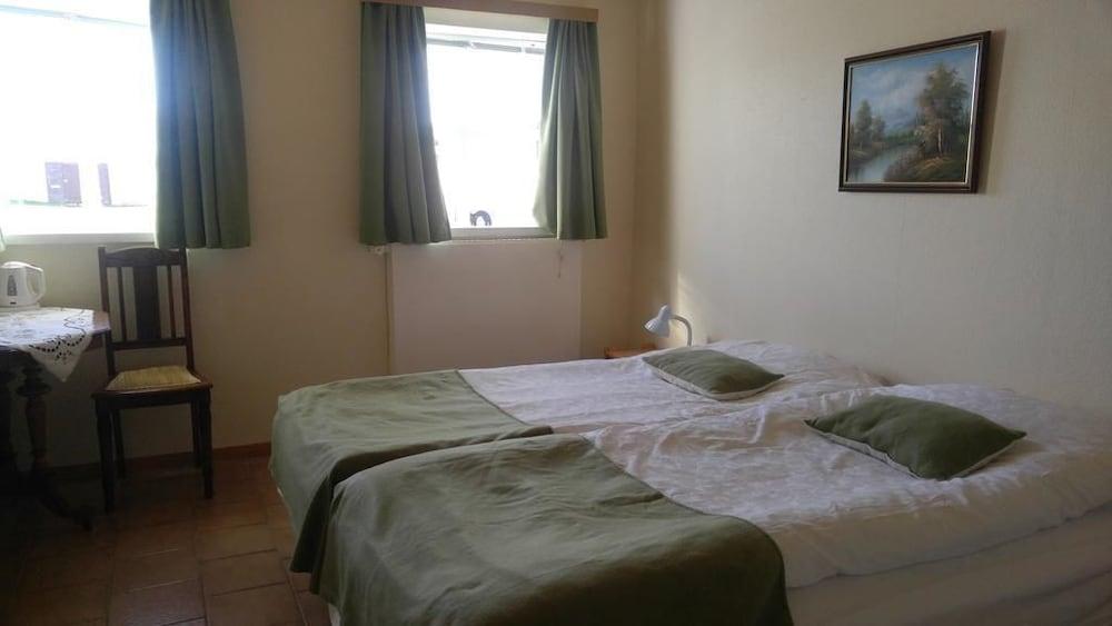Fosshóll Guesthouse