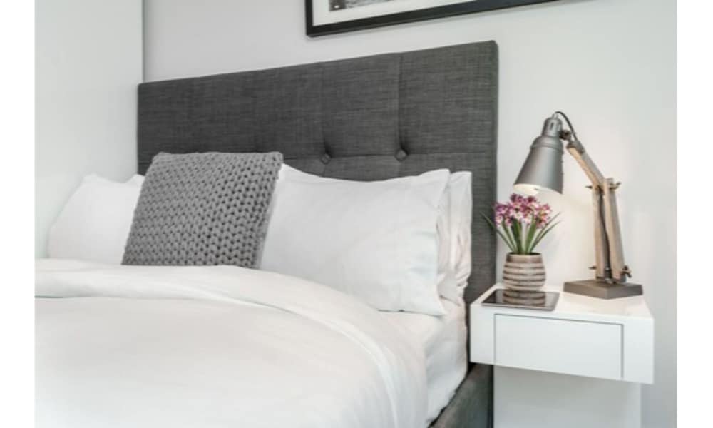 Tailored Stays - Victoria Road