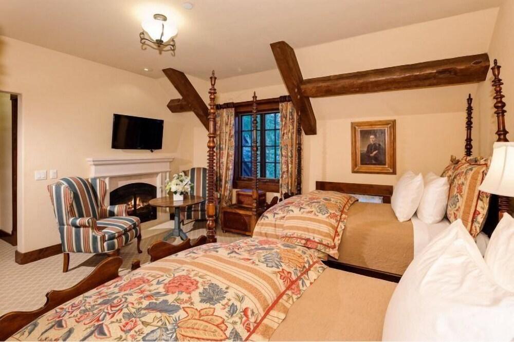 Snowmass Maple Ridge