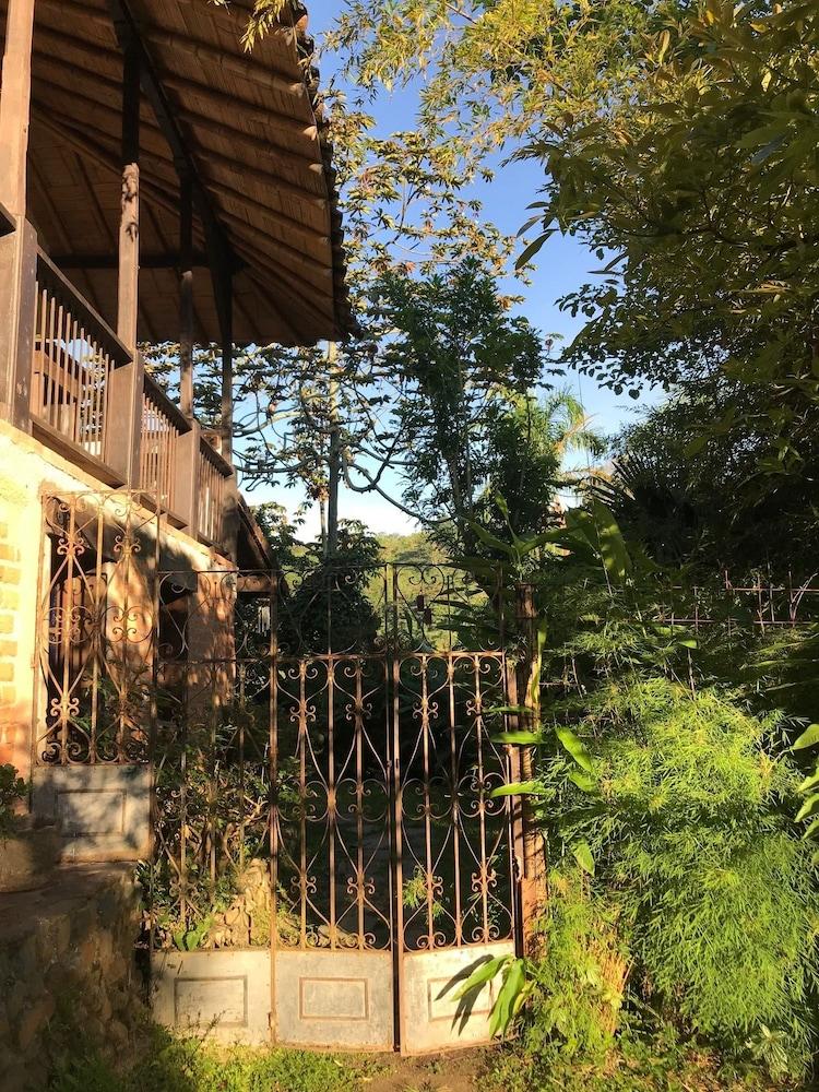 Viga Vieja el Jardin By Nomad Guru