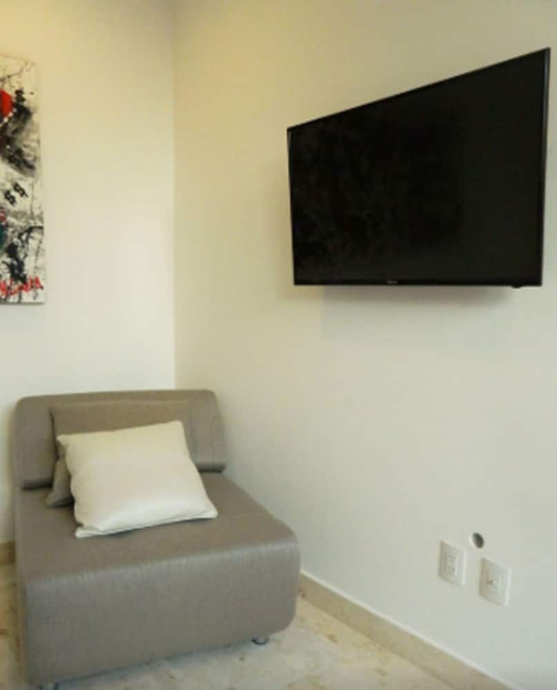 Luxury Townhouse Private Pool and Golf