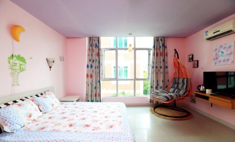 Romantic Seaside Hotel