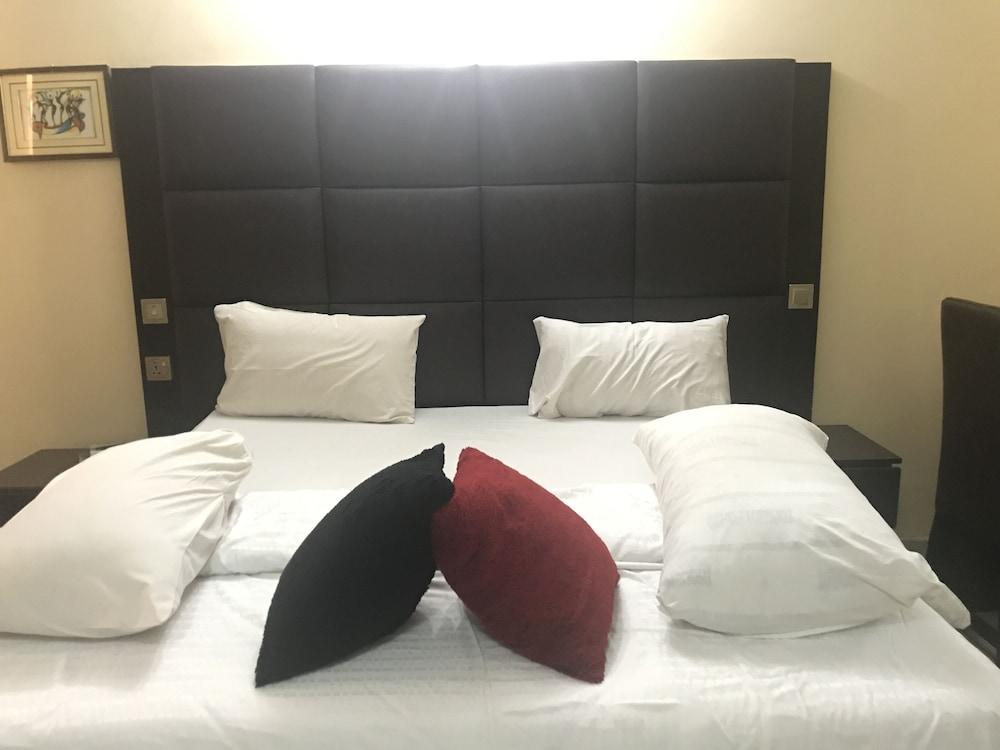 Nondon International Hotel