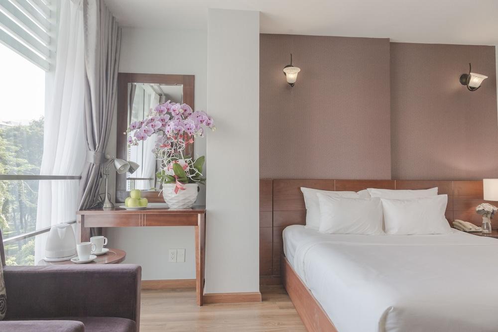 Park View Saigon Hotel