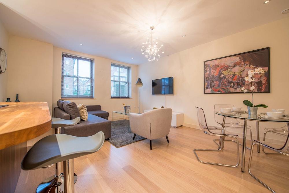 Hampden Apartments - The Catherine