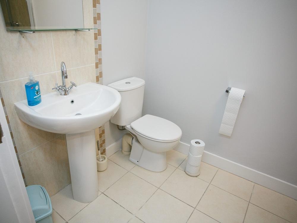 The Nautical Apartment