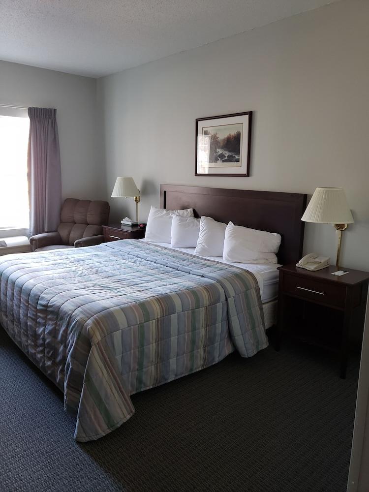 GrandStay Hotel & Suites Hastings