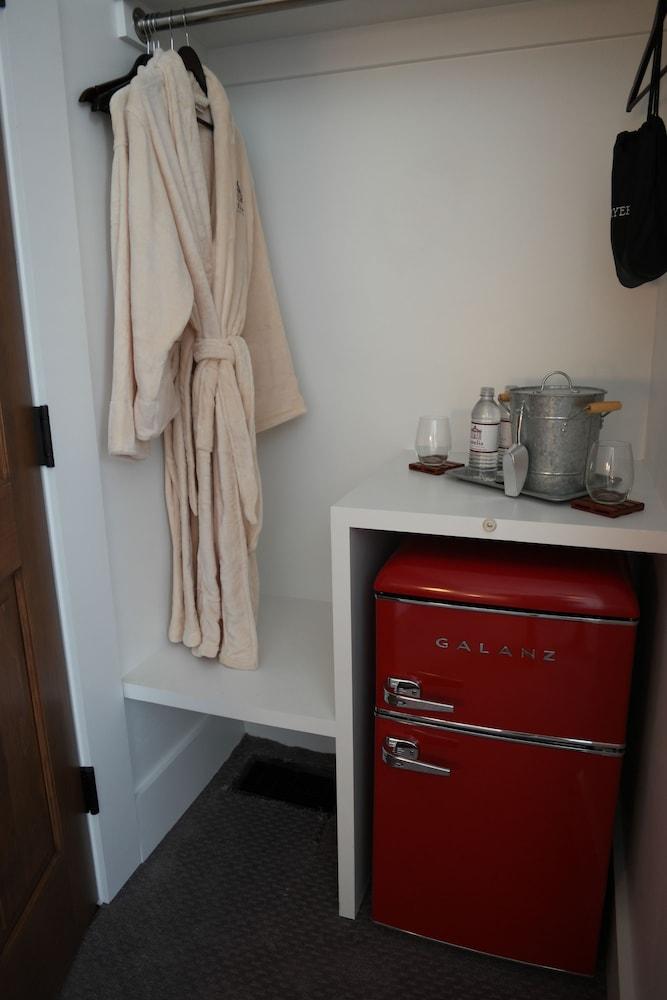 Amelia Schoolhouse Inn